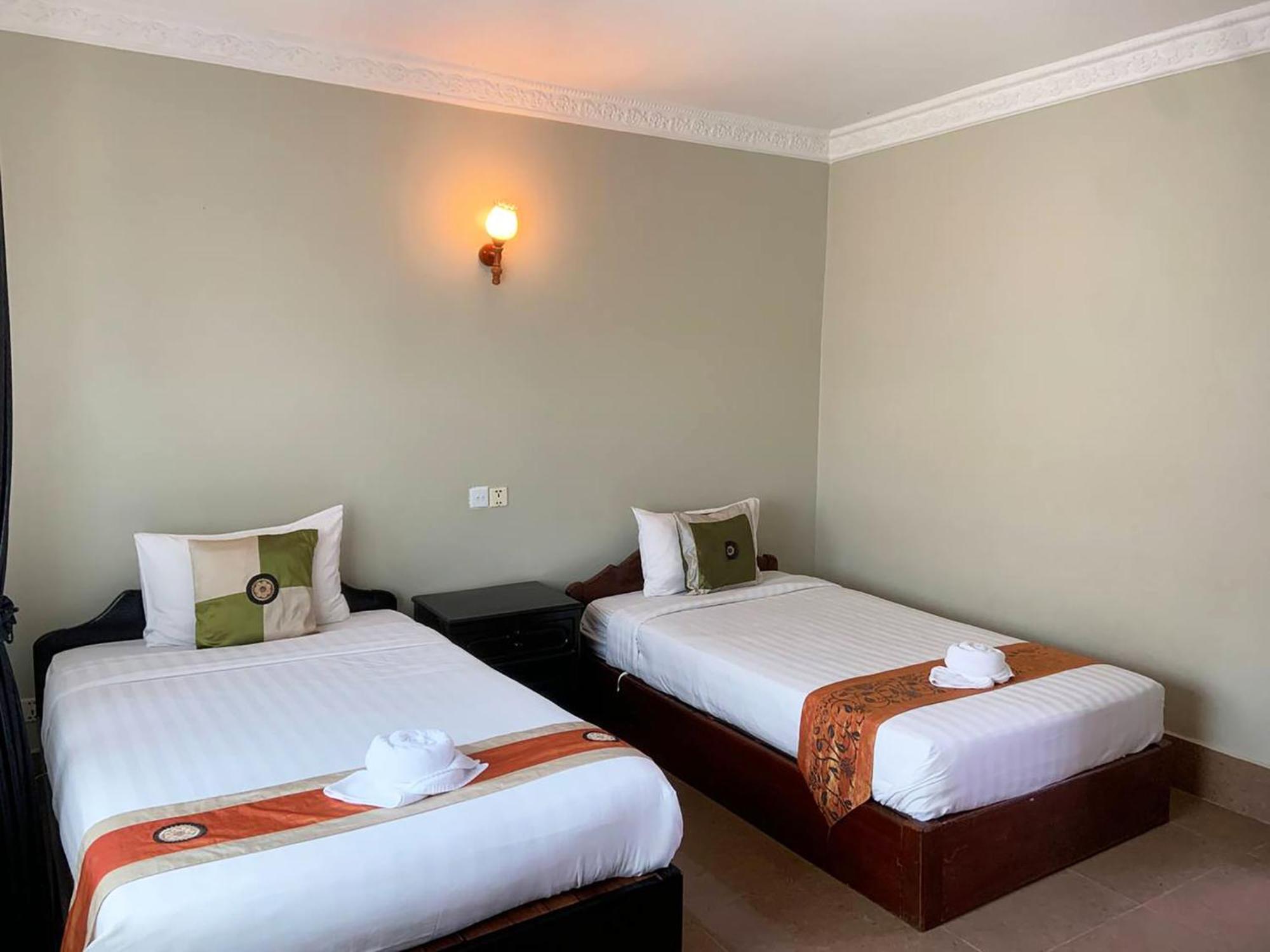 Central Night Hotel Siem Reap Exterior photo