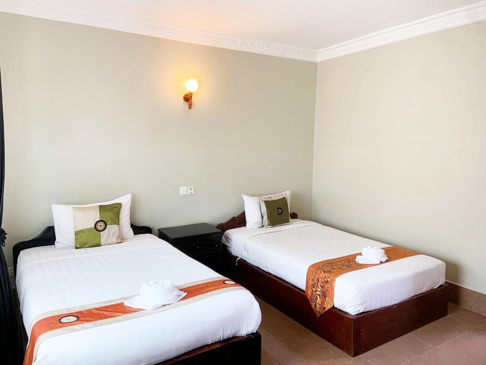 Central Night Hotel Siem Reap Exterior photo