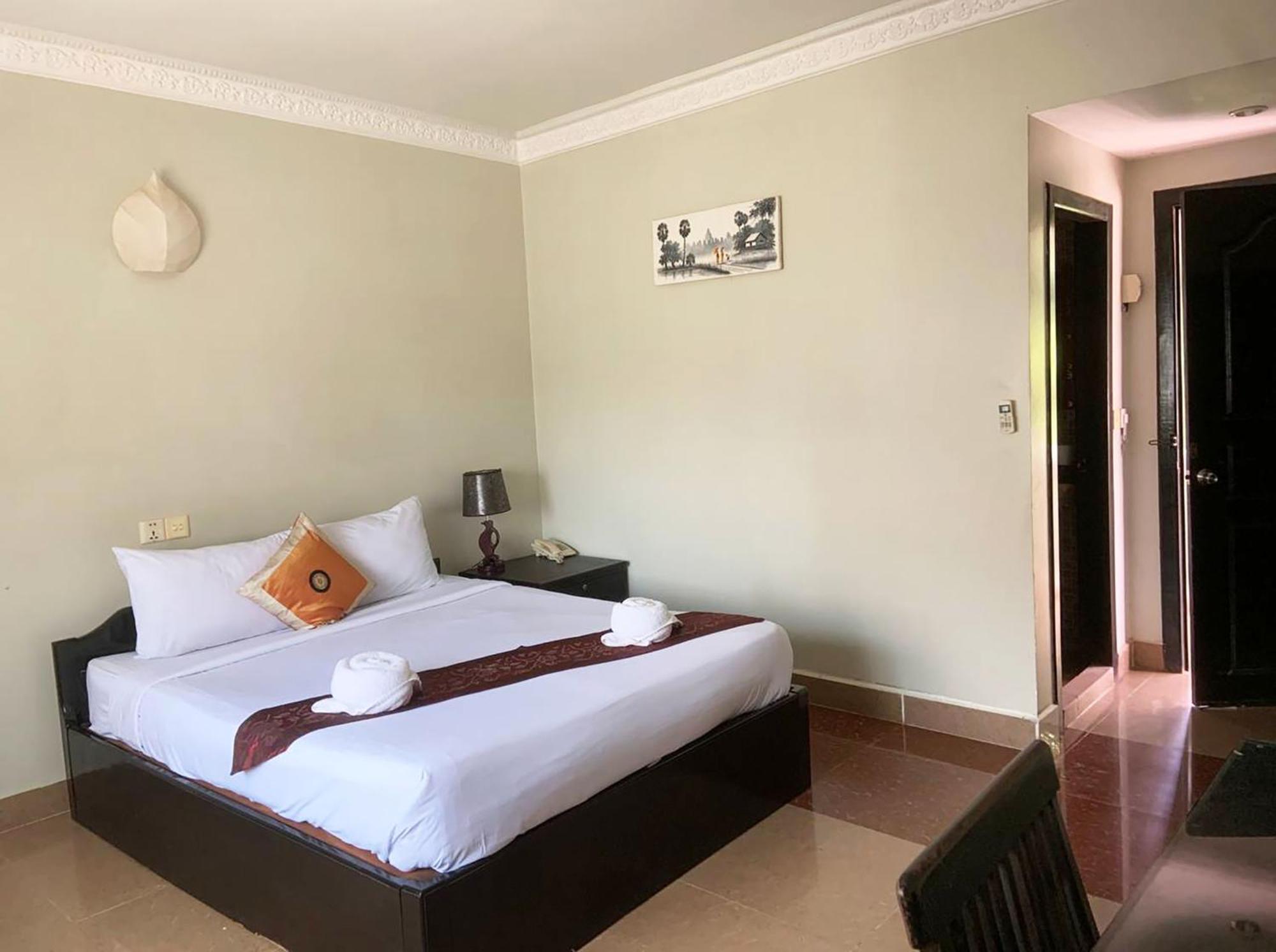 Central Night Hotel Siem Reap Exterior photo