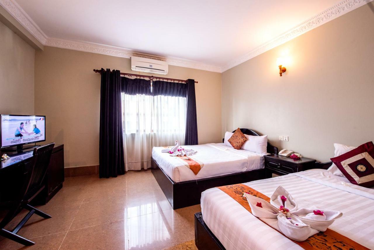 Central Night Hotel Siem Reap Exterior photo